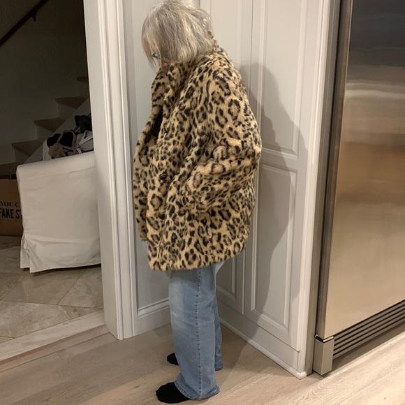 Faux Fur Leopard 🐆 Animal Print Mid-Length Vintage Coat Mob Wife Cool Buttons ✧ - Picture 7 of 15